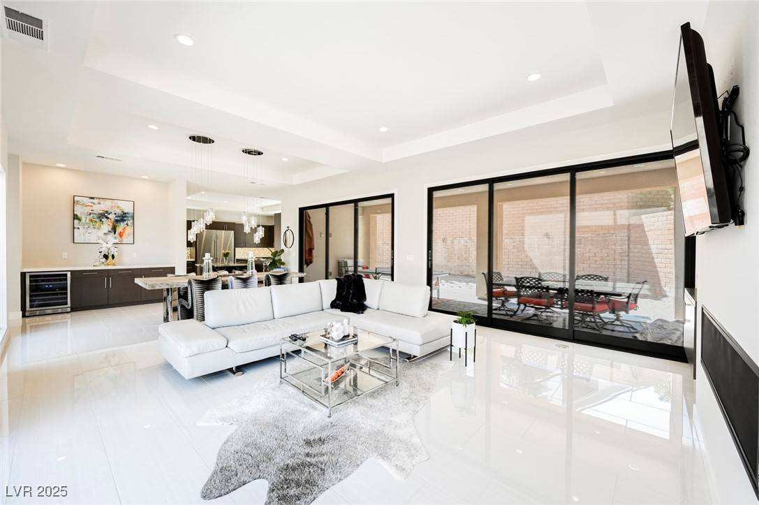 Las Vegas, NV 89135,19 GARDEN RAIN DR