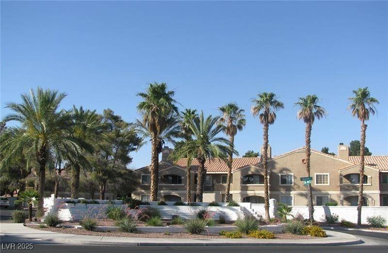 Las Vegas, NV 89107,230 Mission Newport LN #107