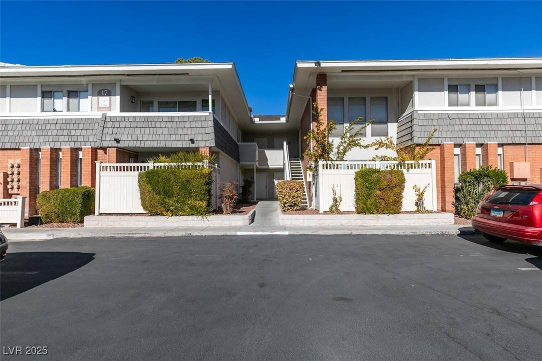 Las Vegas, NV 89109,668 Oakmont AVE #1715