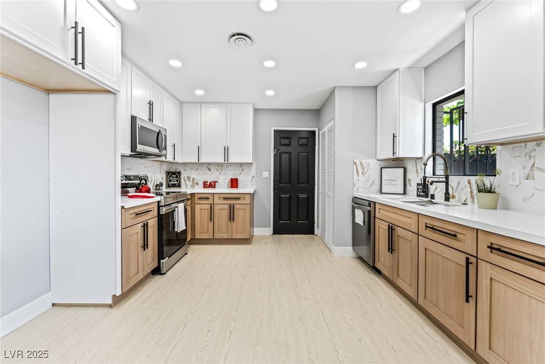North Las Vegas, NV 89030,1415 Helen AVE