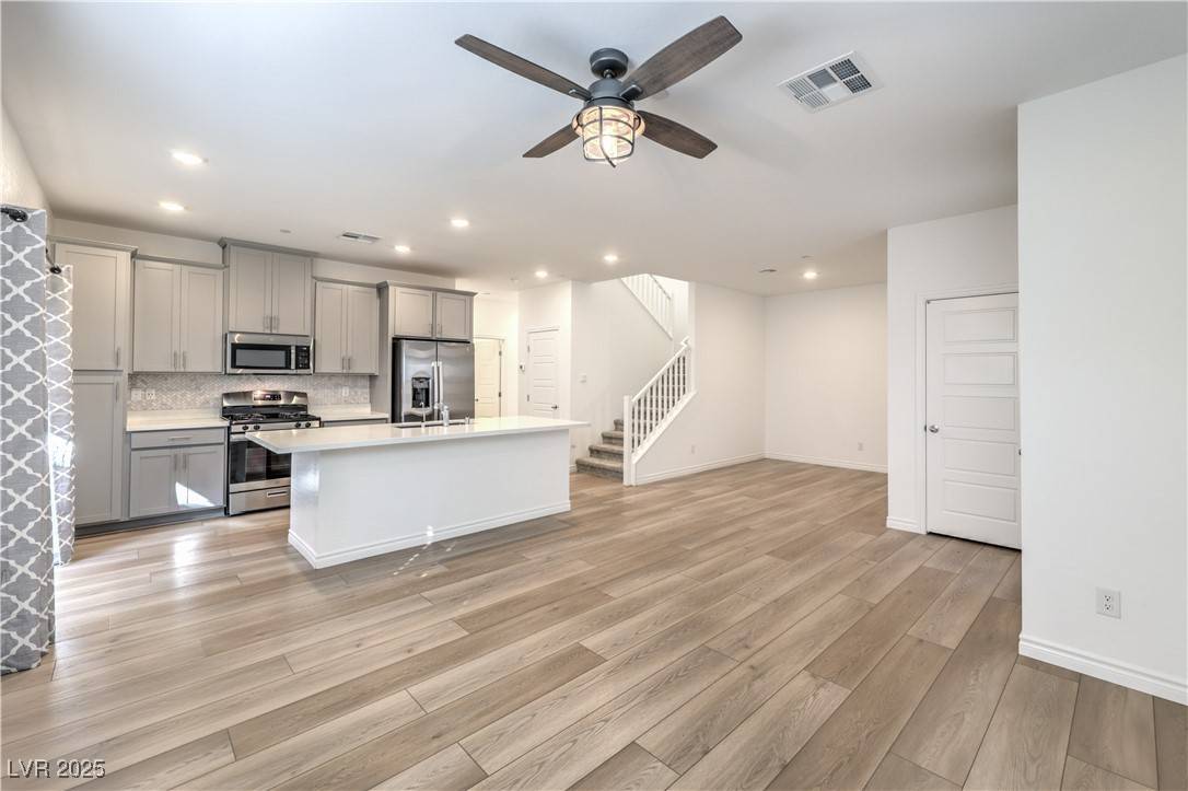 Las Vegas, NV 89138,600 N Carriage Hill DR #1143