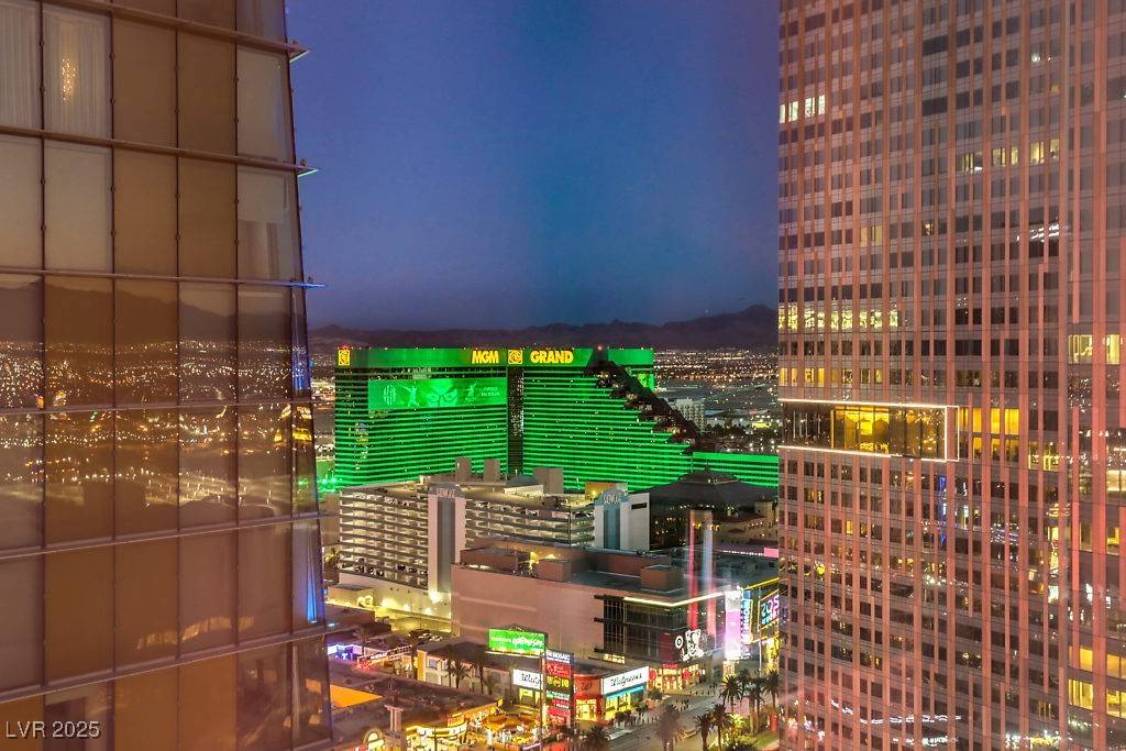 Las Vegas, NV 89158,3726 Las Vegas BLVD #3105