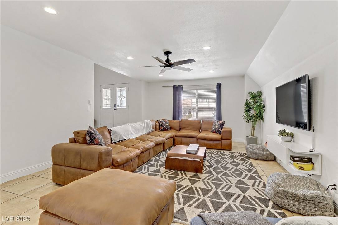 Las Vegas, NV 89121,4330 Flandes ST