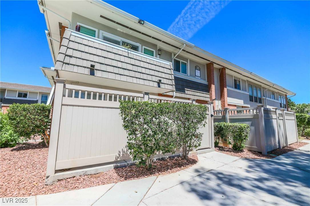 Las Vegas, NV 89109,683 OAKMONT AVE #3505