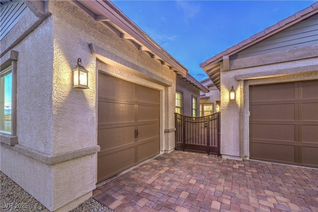 Henderson, NV 89011,326 Beethoven Ridge DR