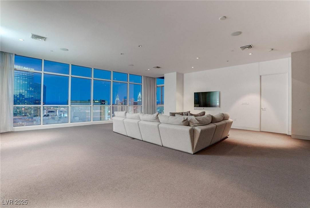 Las Vegas, NV 89103,4575 Dean Martin DR #2607