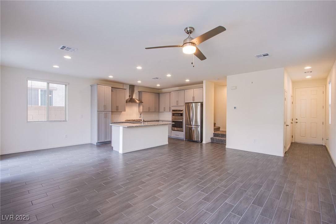 North Las Vegas, NV 89031,5647 Justin Robert ST