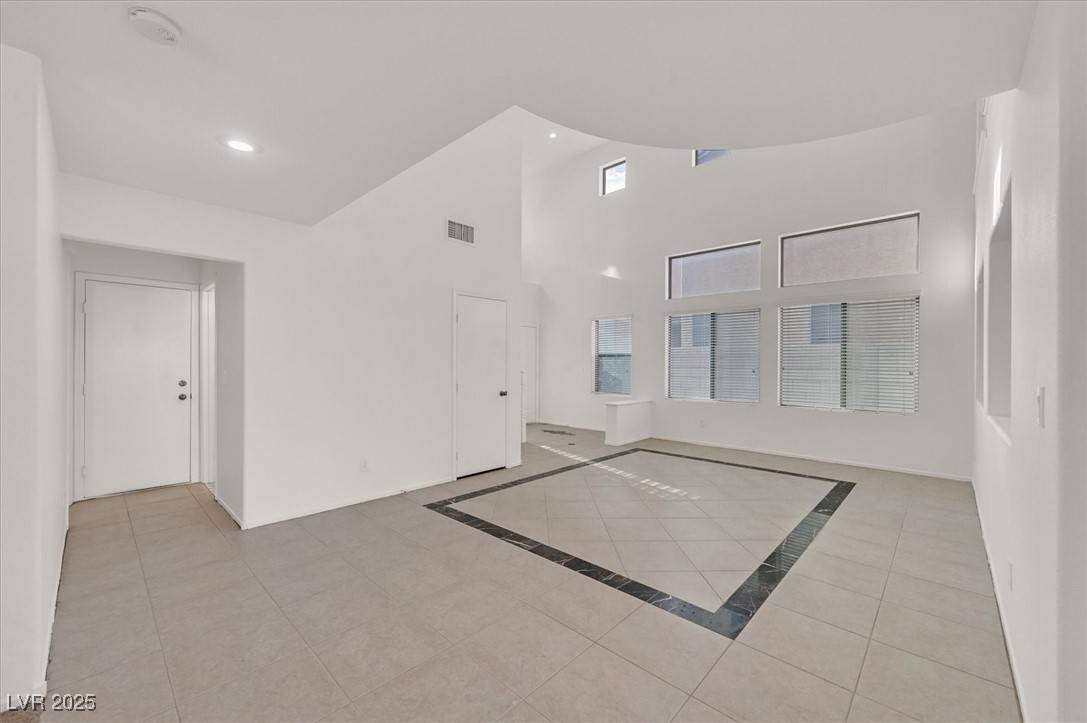 Las Vegas, NV 89148,5558 Cresent Valley ST