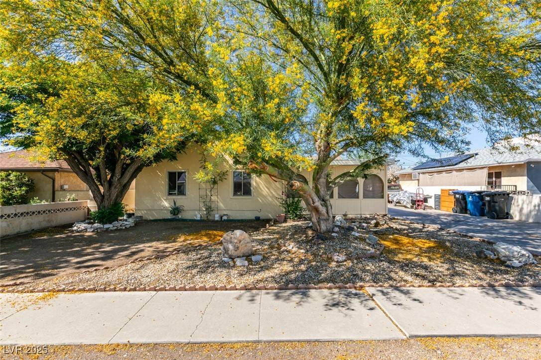 Henderson, NV 89015,136 Elm ST