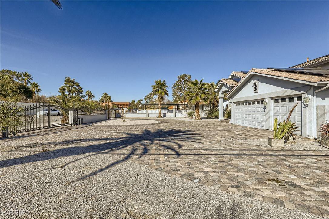 Las Vegas, NV 89117,2890 Belcastro ST