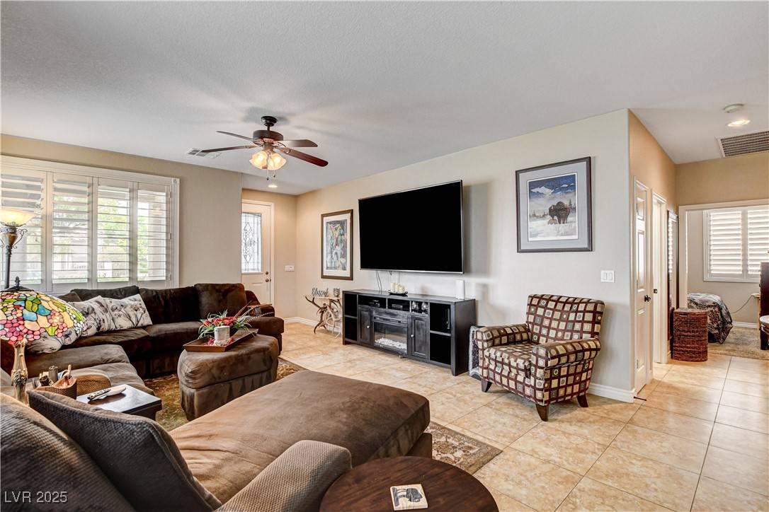 Las Vegas, NV 89117,2958 Lapis Beach DR