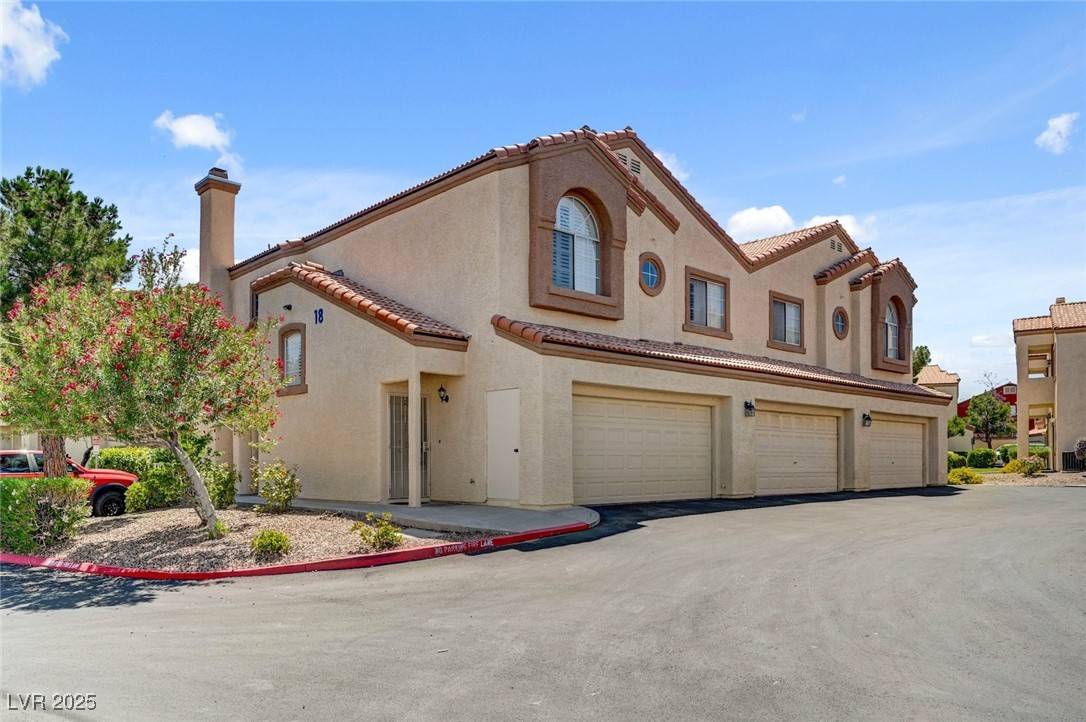 Las Vegas, NV 89145,8301 Boseck DR #135
