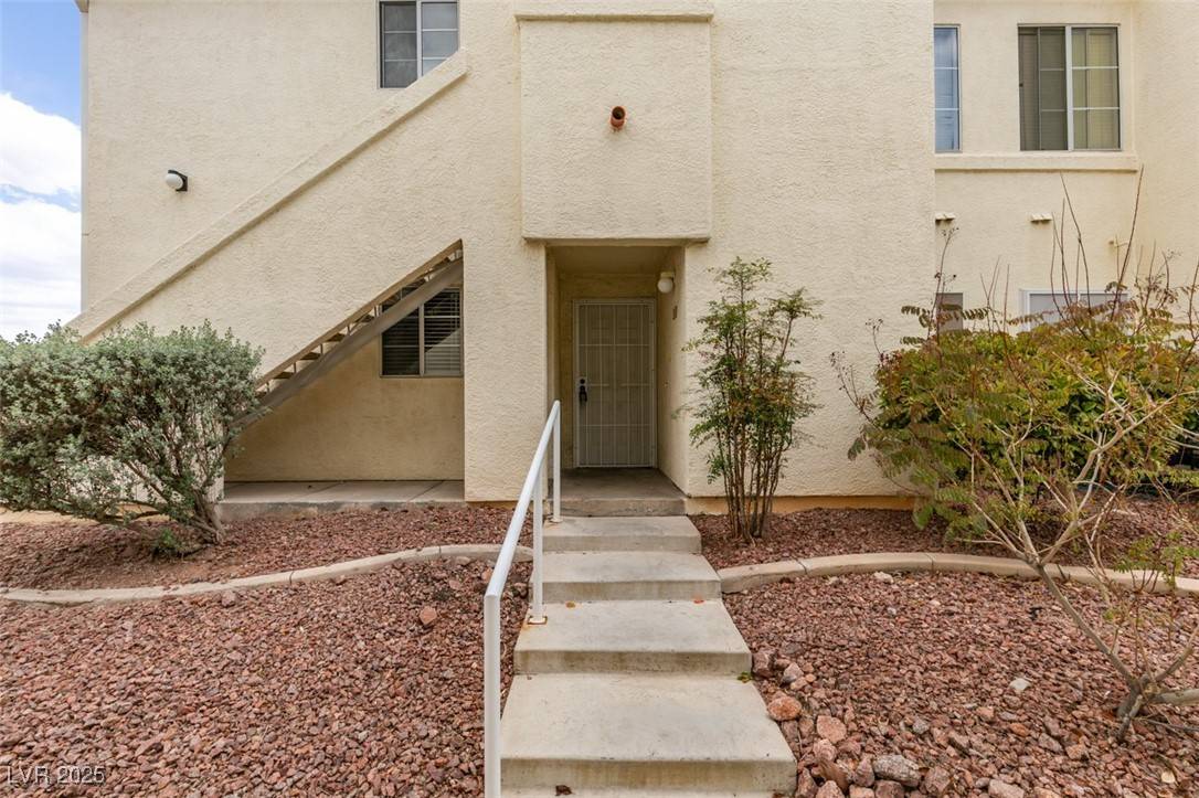 Henderson, NV 89015,698 S Racetrack RD #114