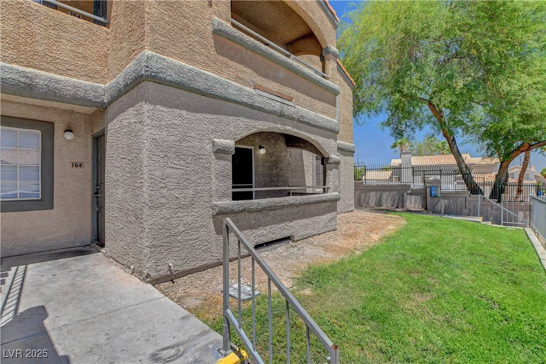 Las Vegas, NV 89107,201 Mission Laguna LN #104