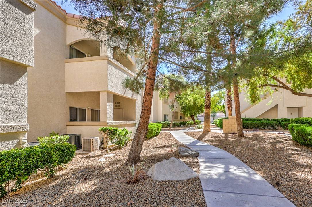 Las Vegas, NV 89120,6480 Annie Oakley DR #624