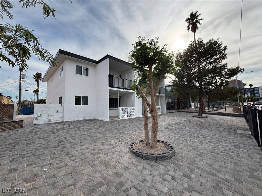 Las Vegas, NV 89119,529 Kolson CIR #B
