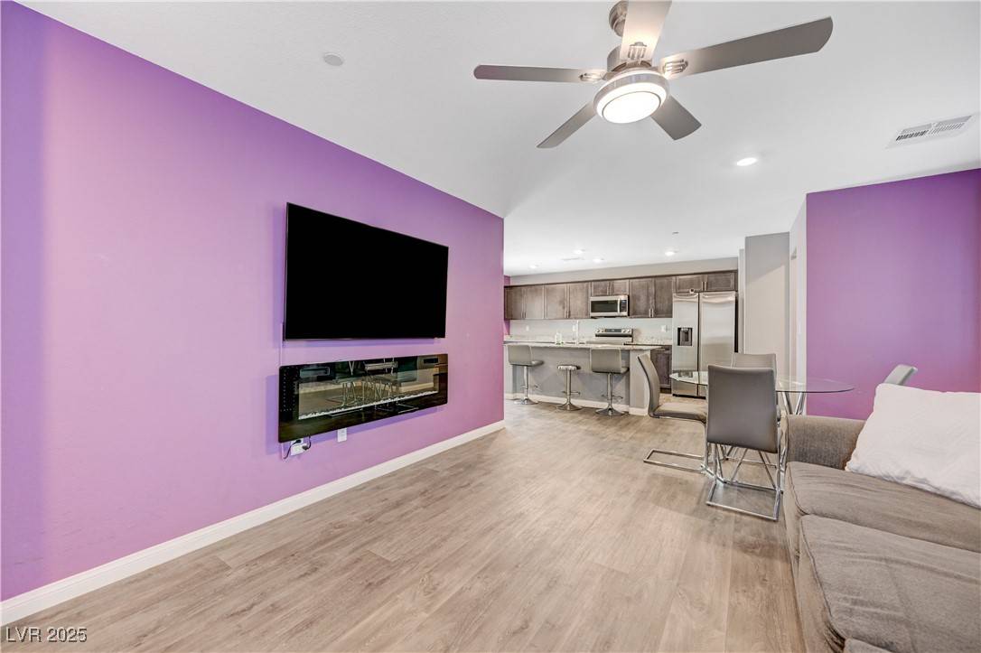 North Las Vegas, NV 89086,6940 Crescent Gold ST