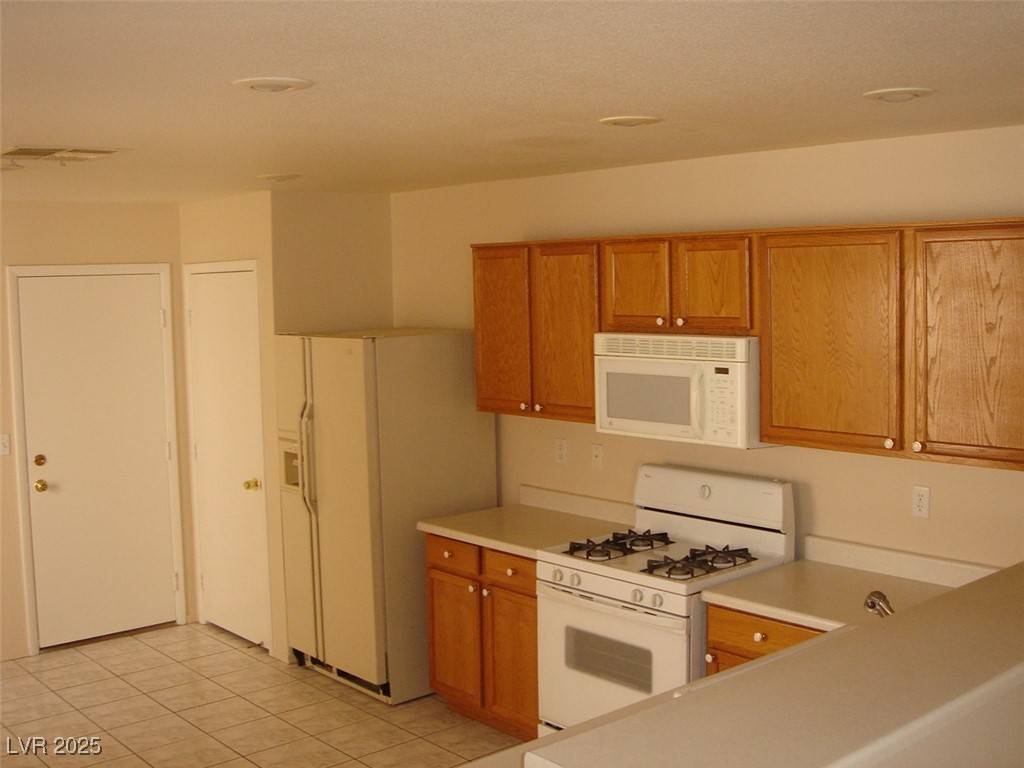 Las Vegas, NV 89143,7937 WILLOW PINES PL #.