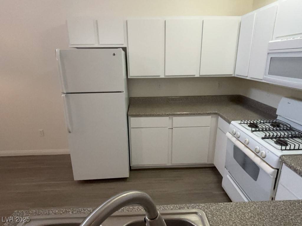 Las Vegas, NV 89120,4915 E Russell RD #161