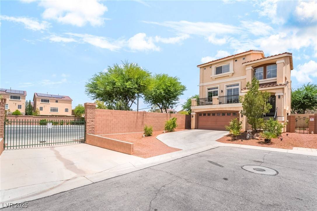 Las Vegas, NV 89141,9704 Morgan Creek CT