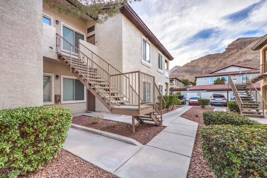Las Vegas, NV 89129,3351 Indian Shadow ST #204
