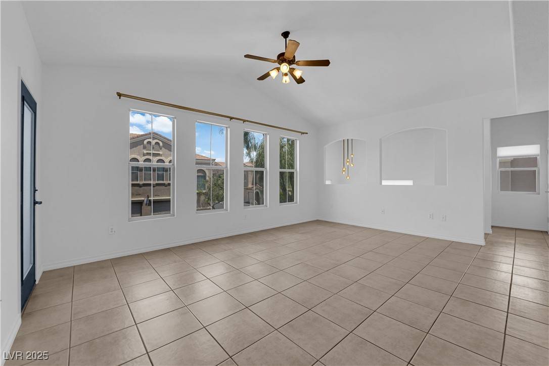 Las Vegas, NV 89129,10550 W Alexander RD #2079