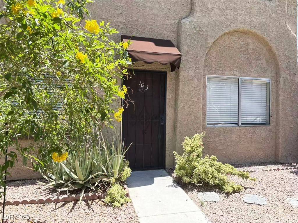 Las Vegas, NV 89146,5111 Pioneer AVE #103