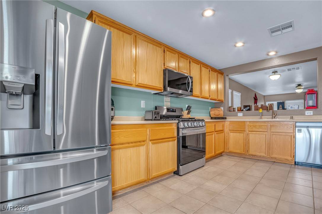 Las Vegas, NV 89131,8320 Highland Ranch ST