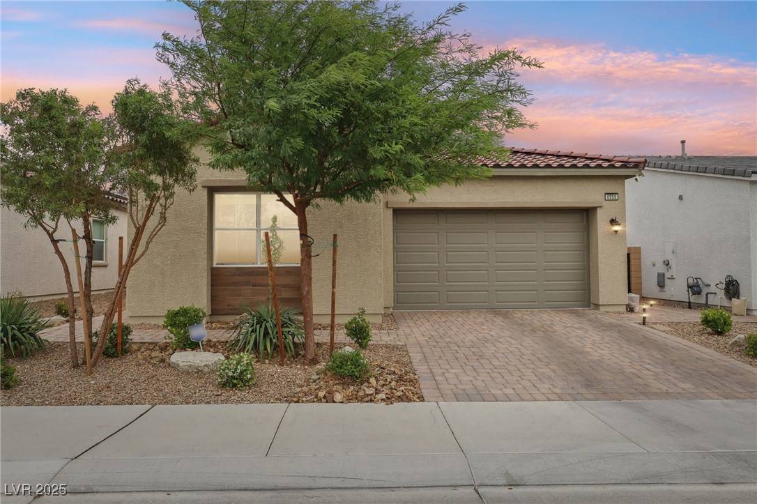 Las Vegas, NV 89166,8956 Skye Treeline ST