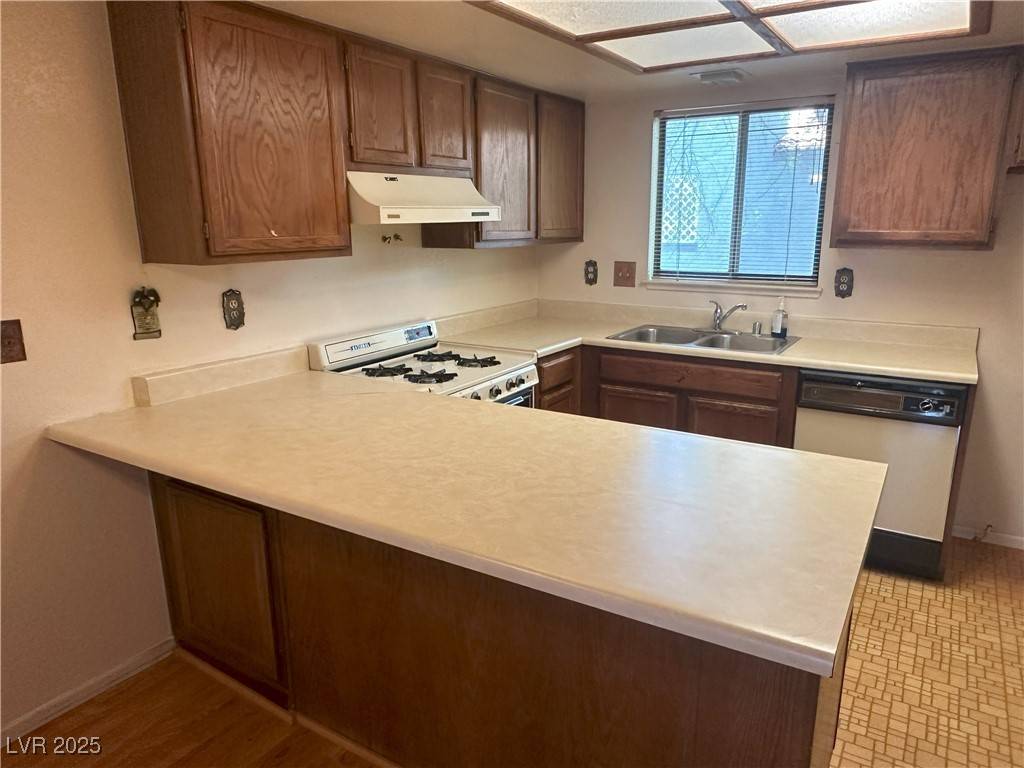 Las Vegas, NV 89119,5199 Caliente ST #64