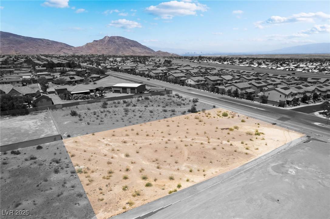 Henderson, NV 89002,467 Mission DR