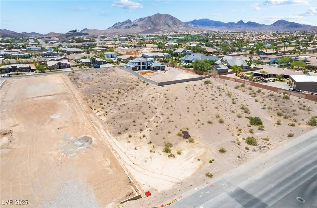 Henderson, NV 89002,467 Mission DR