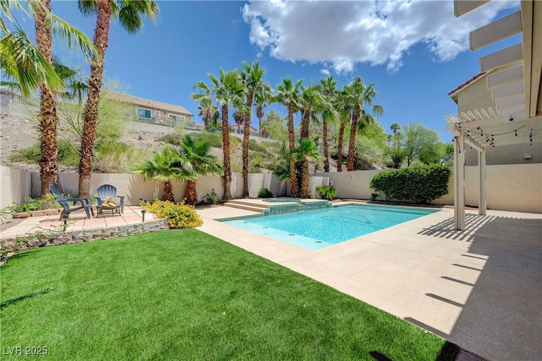 Henderson, NV 89052,1624 Ravanusa DR