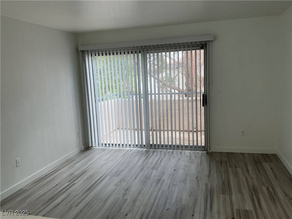 Las Vegas, NV 89120,5222 Mandalay Springs DR #202