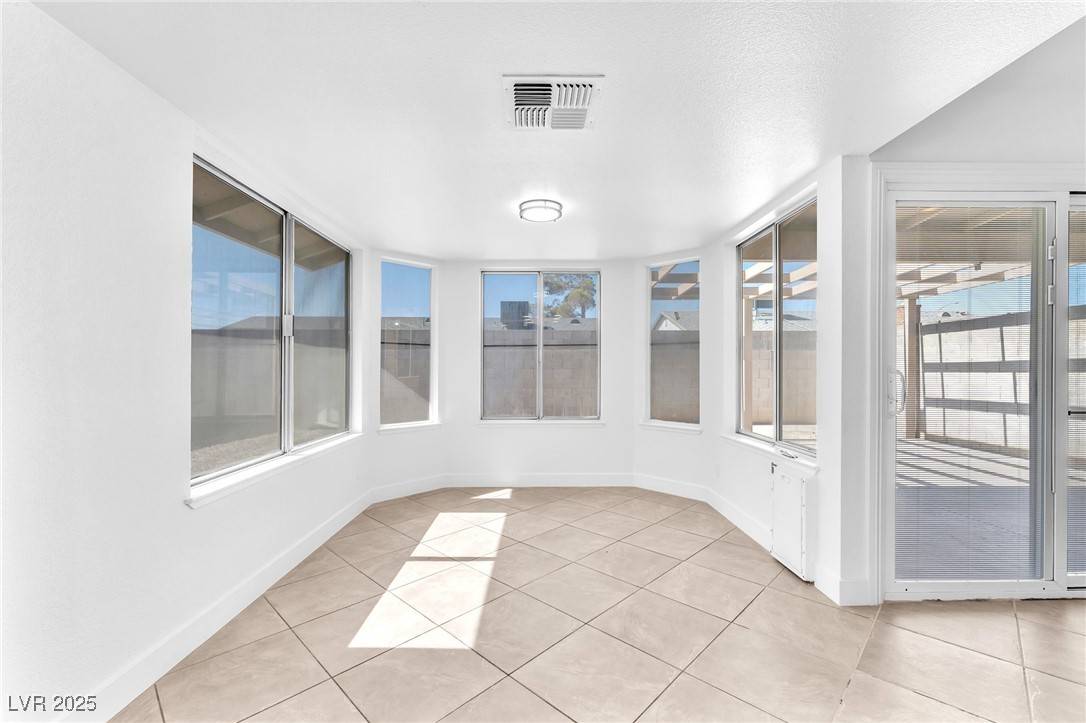Las Vegas, NV 89108,6717 Sheffield DR