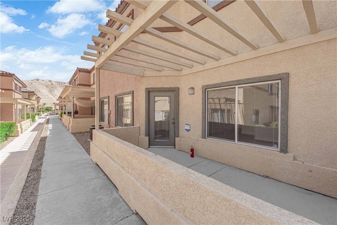 Las Vegas, NV 89120,4915 E Russell RD #183