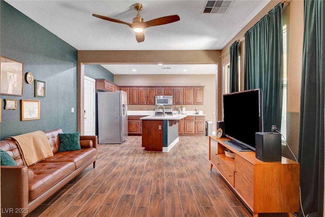 Las Vegas, NV 89149,8560 Alocasia CT