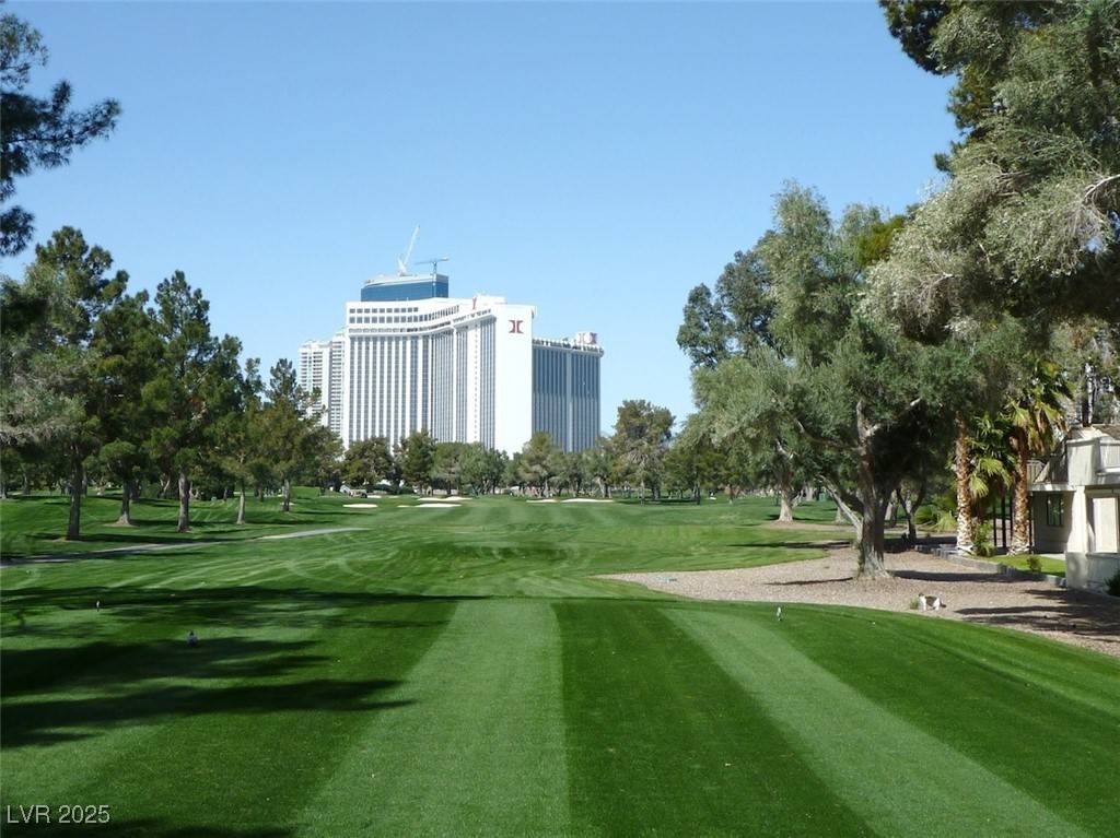 Las Vegas, NV 89109,2963 Pinehurst DR