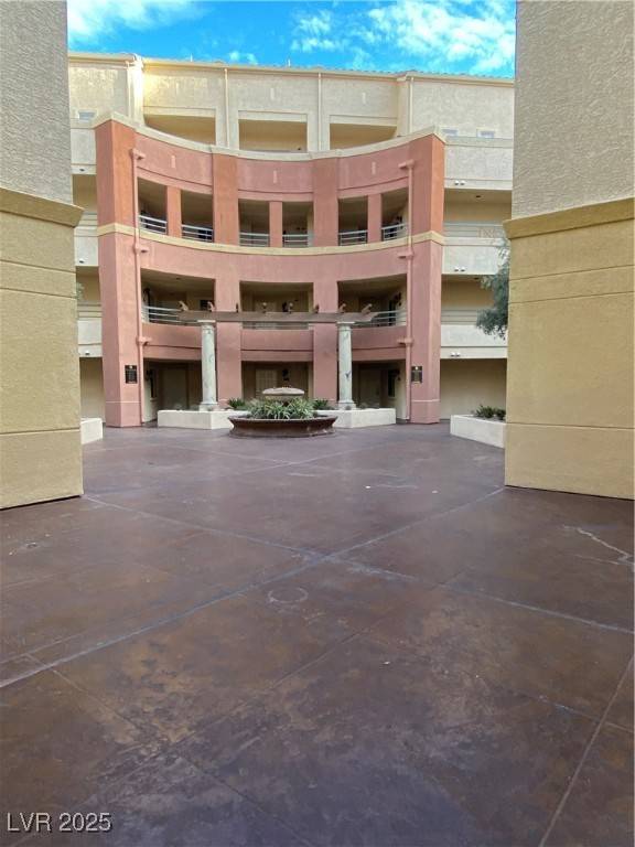 Las Vegas, NV 89169,270 FLAMINGO RD #214