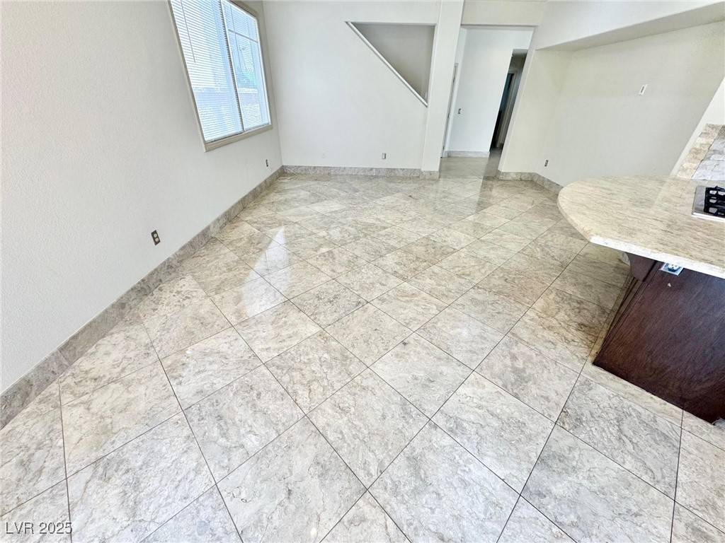 Las Vegas, NV 89117,8753 Rainbow Ridge DR
