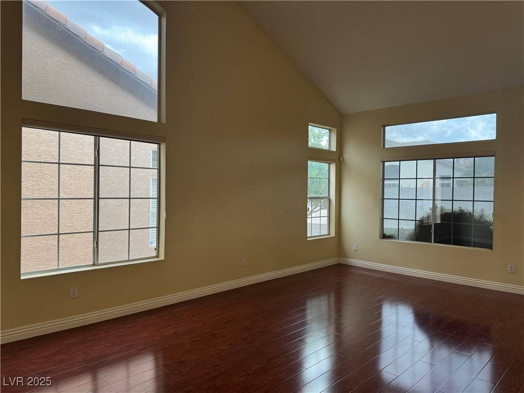 Las Vegas, NV 89117,3328 Huntington Crest CT