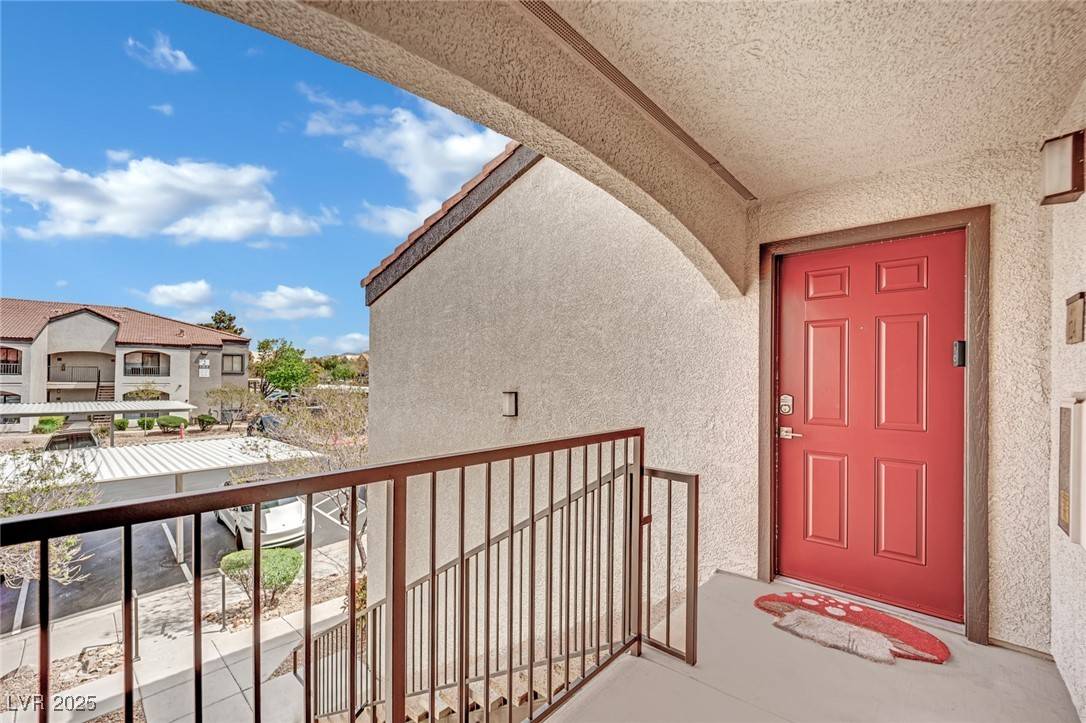 Henderson, NV 89052,950 Seven Hills DR #124