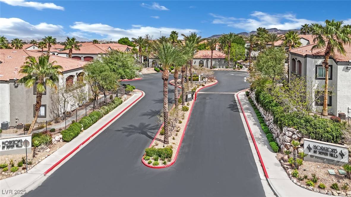 Henderson, NV 89052,950 Seven Hills DR #124