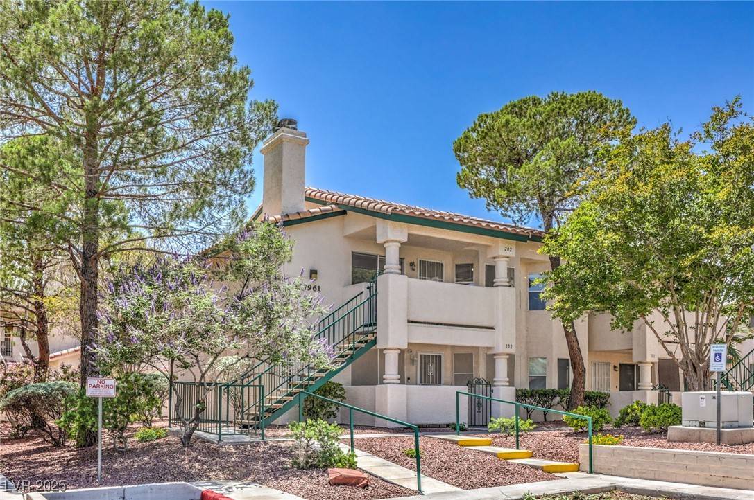 Las Vegas, NV 89128,7961 Lions Rock WAY #202