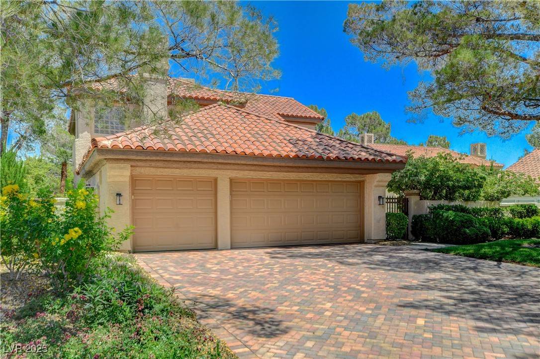 Las Vegas, NV 89113,7988 Pinnacle Peak AVE