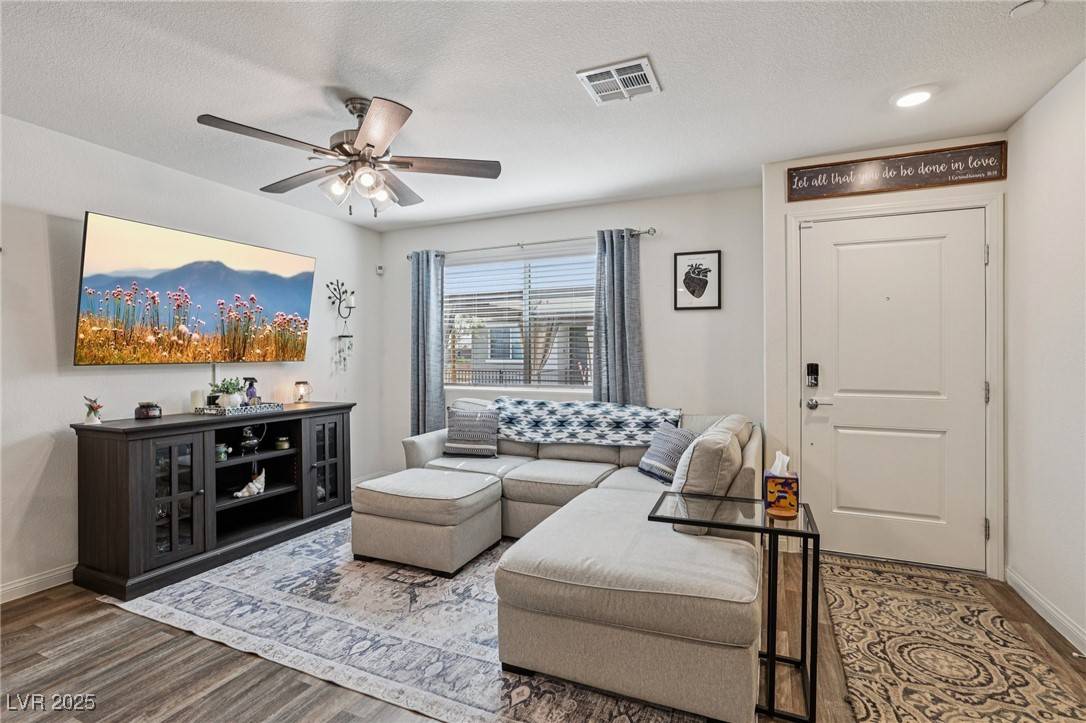 North Las Vegas, NV 89086,6807 Satin Silver CT
