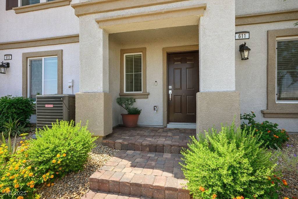 Henderson, NV 89015,611 Sedum AVE