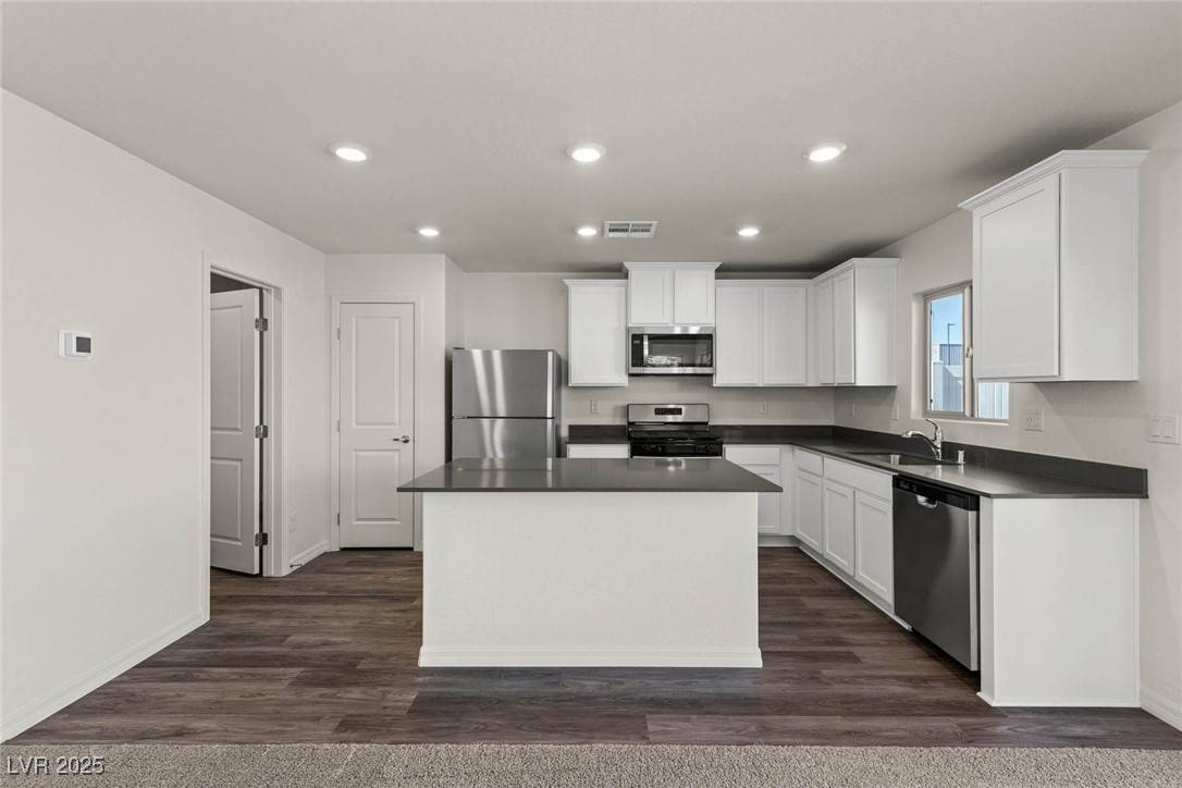 Las Vegas, NV 89122,6197 Blood Lily AVE