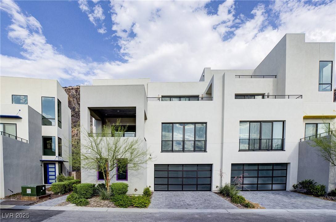 Henderson, NV 89012,386 Tranquil Peak CT