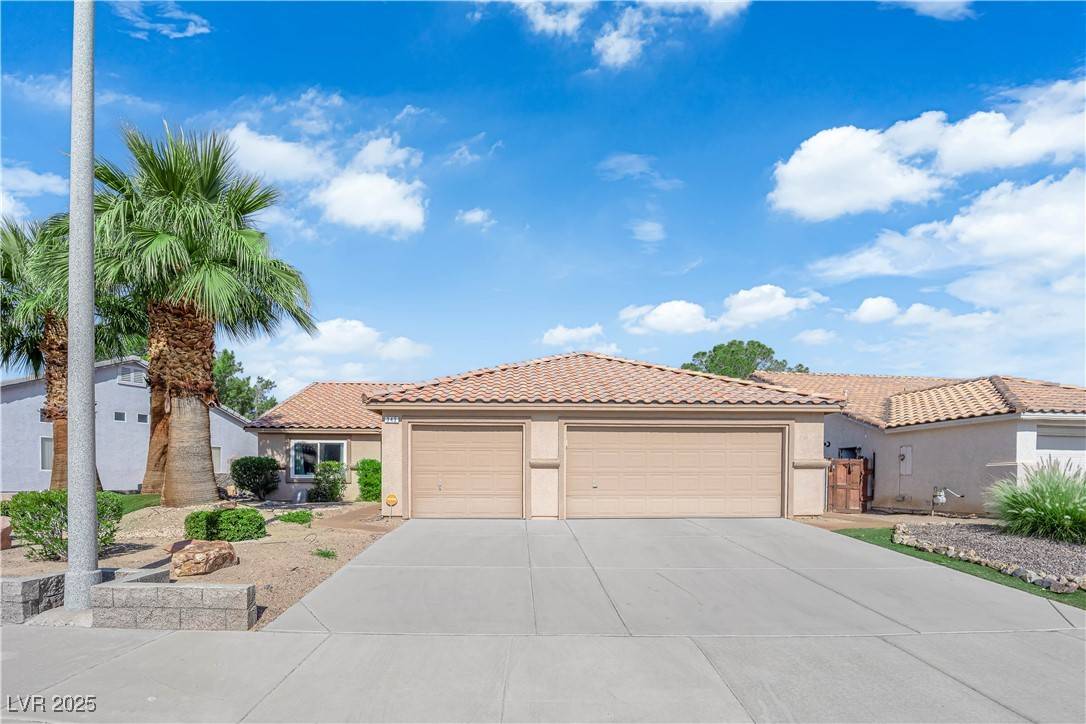 Henderson, NV 89014,343 John Henry DR